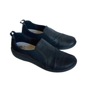 Clarks Cloudsteppers Womens Black Slip-On Shoes Size 9.5M Cushioned Comfort